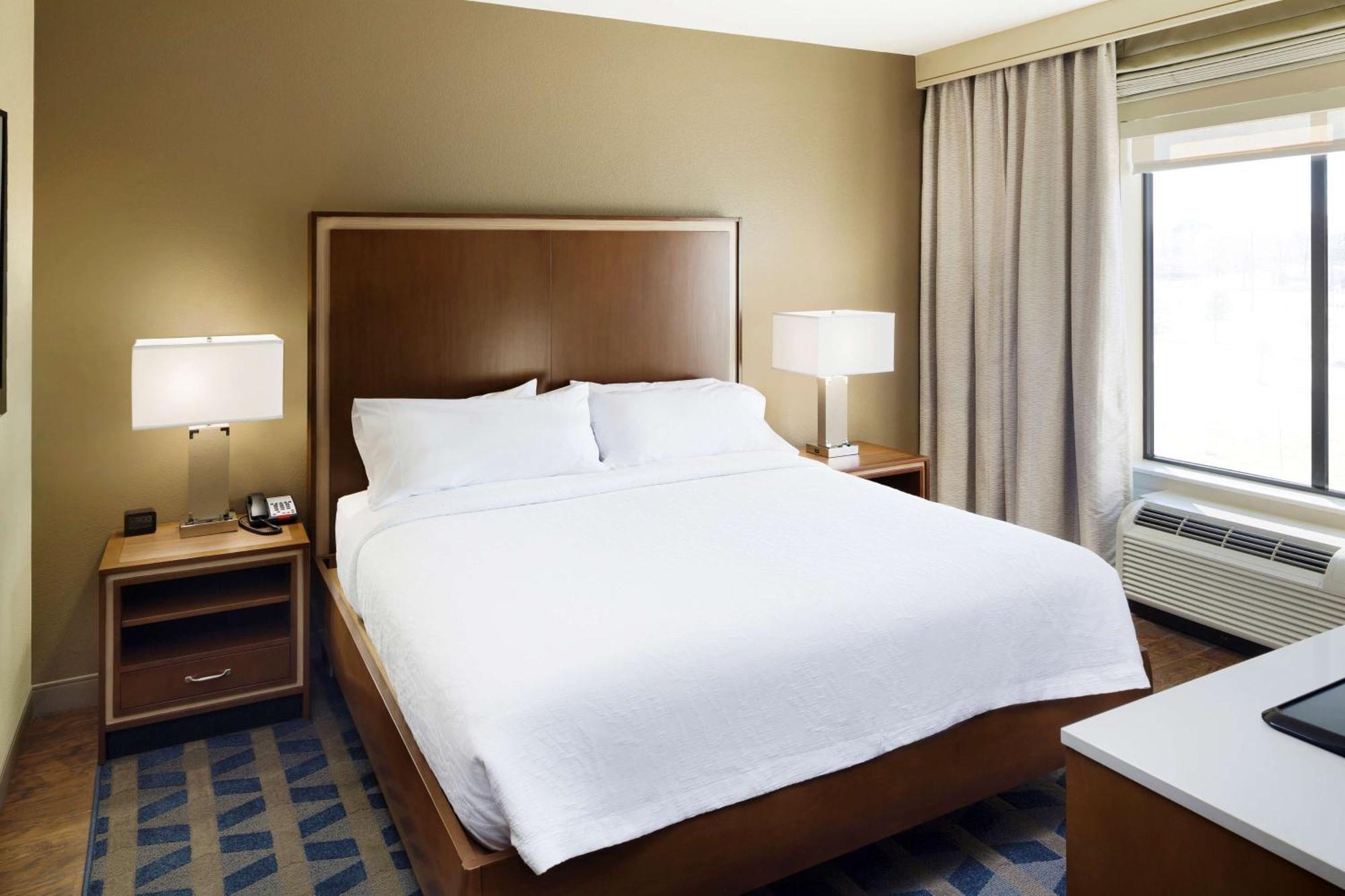 Hilton Garden Hotel 3*